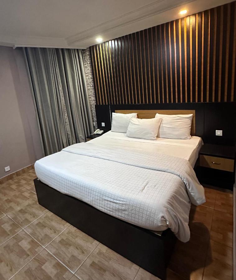 Msquare Hotel Gra Ikeja Exteriör bild