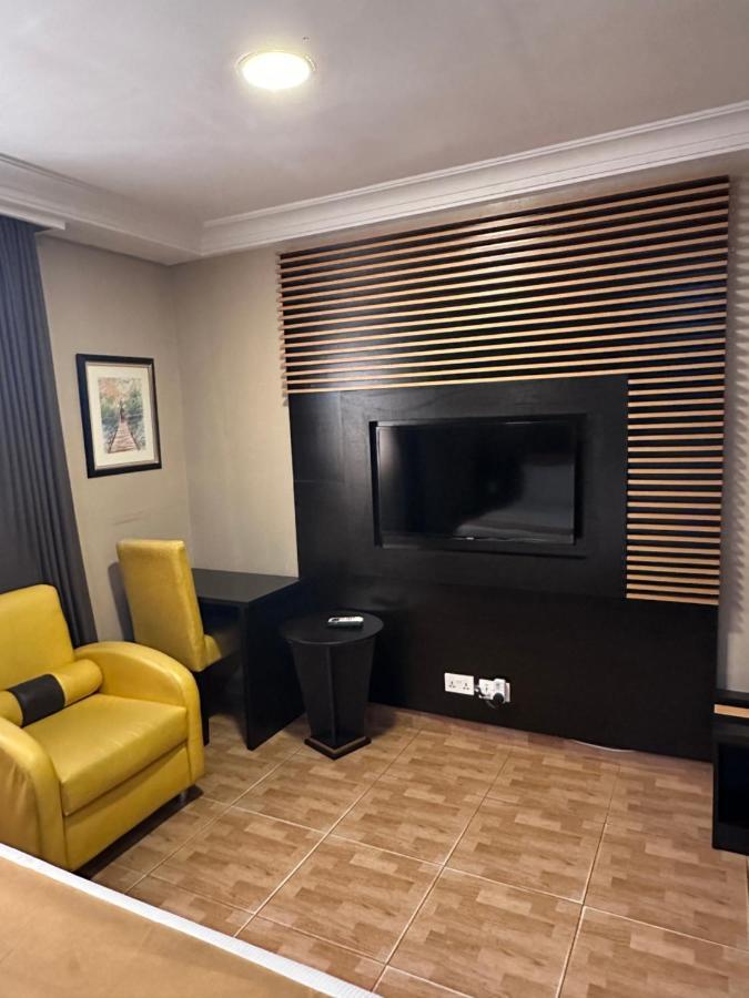 Msquare Hotel Gra Ikeja Exteriör bild