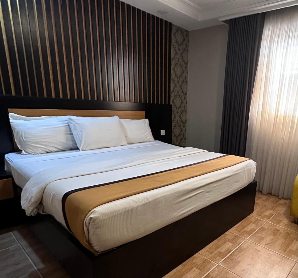 Msquare Hotel Gra Ikeja Exteriör bild