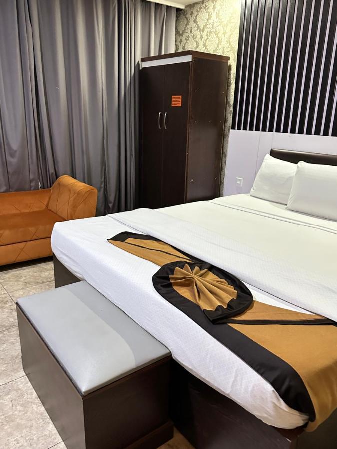 Msquare Hotel Gra Ikeja Exteriör bild