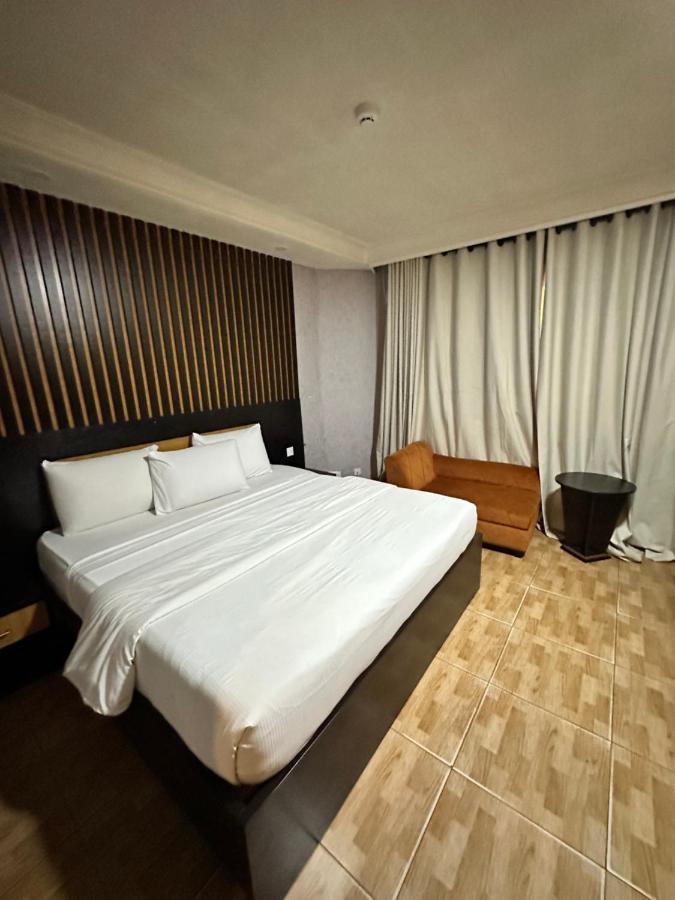Msquare Hotel Gra Ikeja Exteriör bild