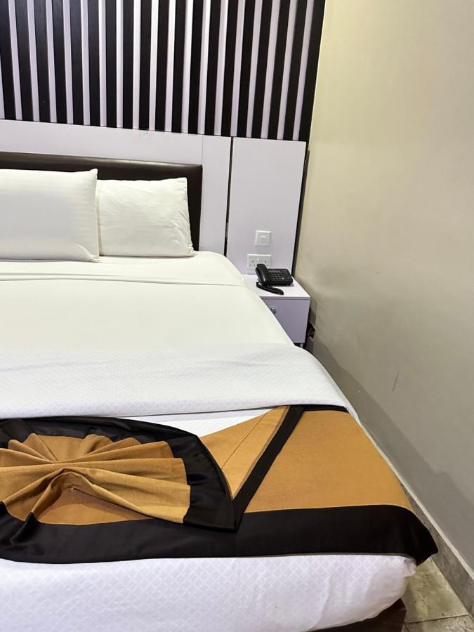 Msquare Hotel Gra Ikeja Exteriör bild