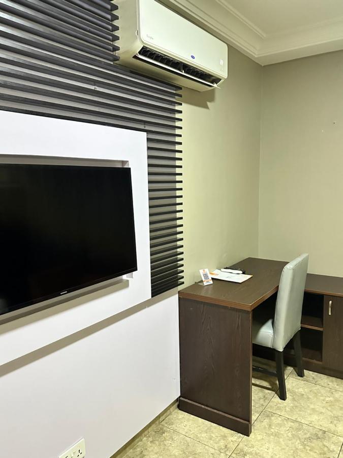 Msquare Hotel Gra Ikeja Exteriör bild